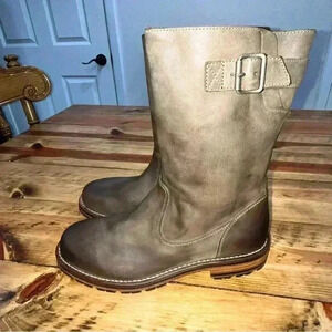 Merrell Wayfarer Raw Leather pull on boots Sample- new with sample tags attached